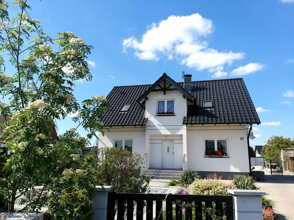 E&S_ Apartament Milicz Kültér fotó